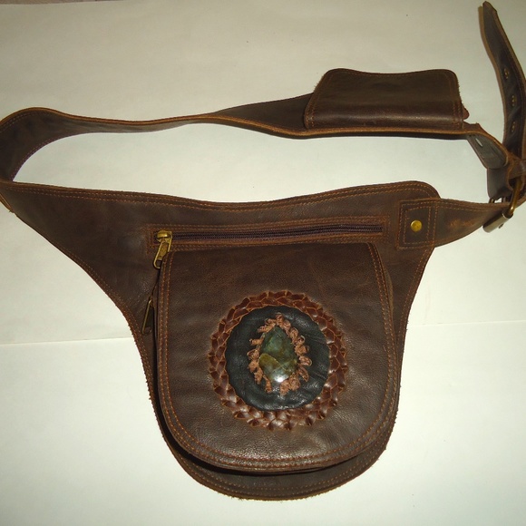 TERUPATI BALAJI EXPOAHOUS HAND MADE LEATHER GOODS Belt Bag - Picture 2 of 14